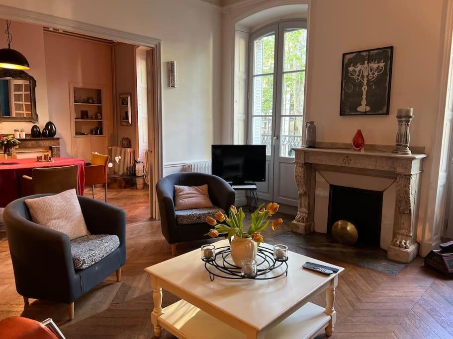 Coeur De Ville, Garage Prive Et Gratuit Avec Terrasse ! Кахор Екстериор снимка