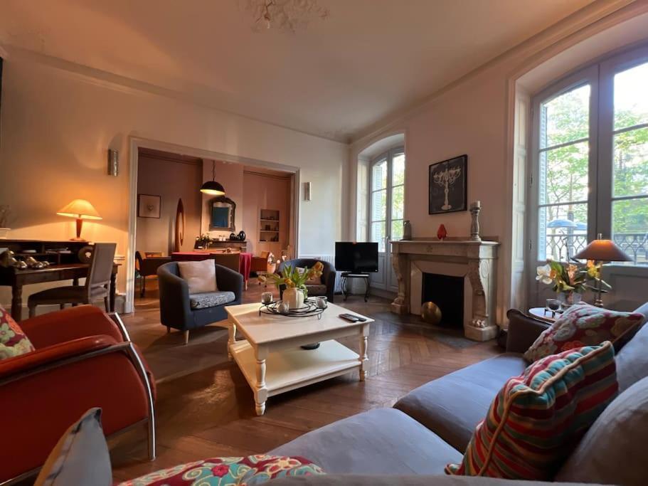Coeur De Ville, Garage Prive Et Gratuit Avec Terrasse ! Кахор Екстериор снимка